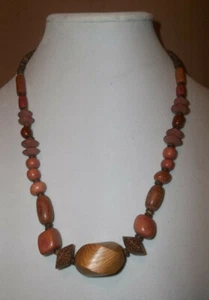NECKLACE FASHION JEWELRY 22" WOOD - Picture 1 of 1