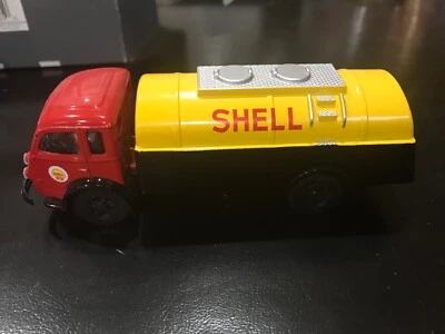 Corgi classics  Renault fainéant SHELL 1/50 parfait état - Photo 1/4