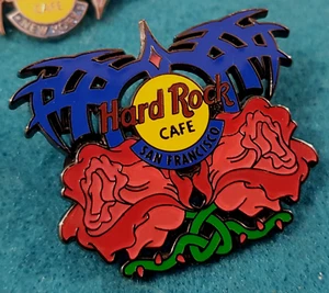 SERIE DE TATUAJES DE SAN FRANCISCO 2001 LLAMAS ROSAS ALAMBRE DE PÚAS Hard Rock Café PIN LE - Imagen 1 de 1