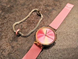 Bering Limit Pink Breast Cancer Charity Gift Box - Picture 1 of 3