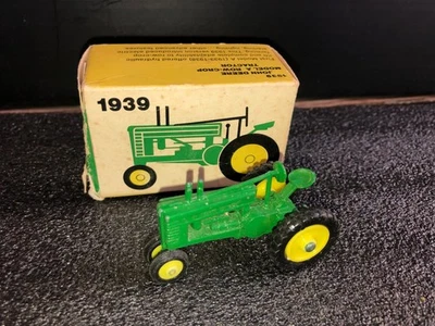 Vintage 1970s ERTL 1939 John Deere MODEL A Row-Crop Tractor 1:64 #564 NEW IN BOX - Image 1 of 3