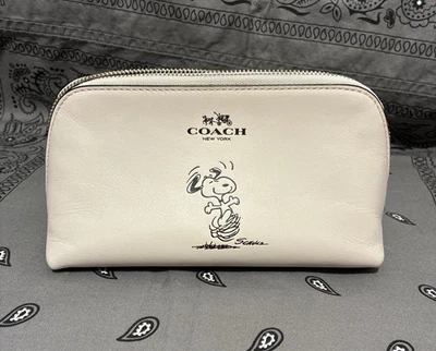 Coach X Peanuts Snoopy Bolsa / Accesorio / Cosmético - Estilo No. F65208-Marfil Foto 1 de 4