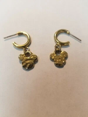 Pendientes enchapados en oro de Mickey Mouse de Disney Foto 1 de 4