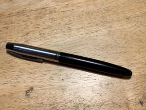 Vintage Scripto Black and Chrome Squeeze Bladder Fountain Pen 5 1/8" - Picture 1 of 6