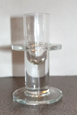 Candelabro de vidrio Pottery Barn pilar 6" de alto 1,5" de diámetro apertura Foto 1 de 3