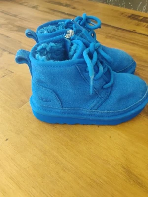UGG мальчиков синий замши и овчины Neumel ботинки размер 11c сделано во Вьетнаме - Изображение 1 из 4