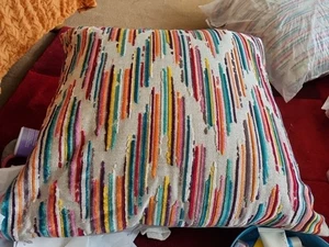 22" X 22" Feather Filled Cushion Grey/Beige/Multi & Ticketed - Picture 1 of 3