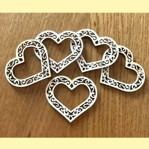 5/10 Stk. Holz Herzen mit Ornamenten vintage Hochzeitsdeko Anhänger Basteln DIY - Bild 1 von 3