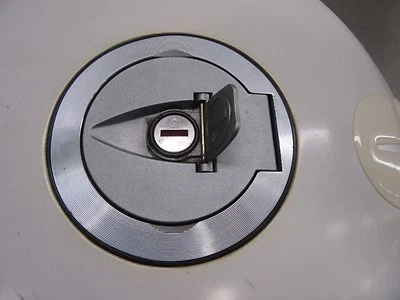 EB279 2009 09 APRILIA RSV 1000R FUEL GAS TANK SOME DAMAGE - Image 1 of 4