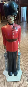 Decantador de whisky canadiense Windsor Supreme vintage años 70 - guardia canadiense - Imagen 1 de 5