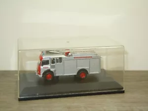 Bedford Carmichael Northamptonshire Fire Brigade - Oxford 1:76 in Box *69062 - Imagen 1 de 3
