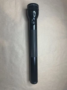 Maglite 15 Inch 4 D Cell Black Metal Flashlight Heavy Duty USA - Picture 1 of 4