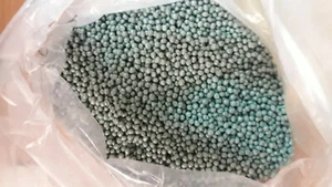 FÜLLGRANULAT, KUNSTSTOFFGRANULAT, DEKOGRANULAT, TEDDYS KISSEN GRÜN 1 KG - Bild 1 von 1