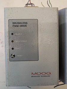 60 DAY MOOG MODEL 153-002A 15A / 30A BRUSHLESS PWM DRIVE - Picture 1 of 4