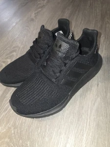 Adidas Original Swift Run AQ0863 Damen 8,5 schwarz - Bild 1 von 7