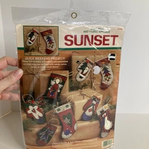 Kit Applique Tessuto Feltro Tramonto Dimensioni 1996 Calze Guanti Ornamenti 8 - Foto 1 di 5