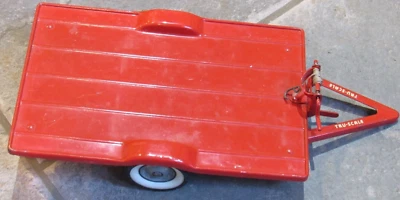 1960’S TRU SCALE  1/16 RED PRESSED STEEL 2-WHEEL TILT BED TRAILER FARM TOY - Image 1 of 4