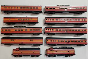 ATHEARN HO SOUTHERN PACIFIC DAYLIGHT 8 CAR PASSENGER SET with F7A/A - TESTED