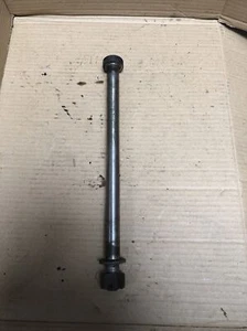Suzuki GS550 GS550E 1977 Rear Wheel Spindle Rear Wheel Axle Bolt 4226 Kms Only - Picture 1 of 7