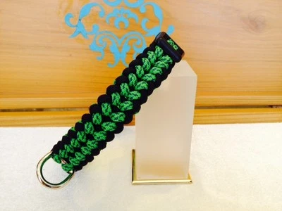 Collar para perro Paracord camuflado negro/verde hecho a medida Foto 1 de 4