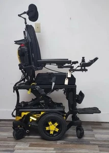 QUANTUM EDGE 3 STRETTO ILEVEL ROLLSTUHL, ELEKTRISCH NEIGBAR, LEHNE, BEINE, HEBE. 1 KILOMETER. - Bild 1 von 9