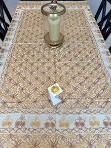 "MANTEL BORDADO AGHABANI dorado y rojo ladrillo sobre beige 78x56"" aprox. - Imagen 1 de 10