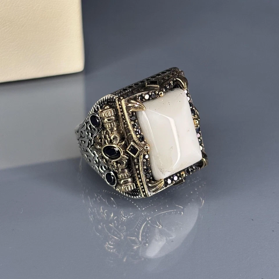 Anillo de plata de ley de ágata blanca para hombre, diseño grabado otomano artesanal Foto 1 de 4