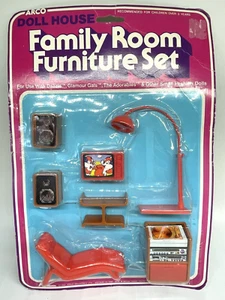 Camera Famiglia Casa delle Bambole Mobili Set 7 Pezzi ARCO NUOVO Vintage 1982 - Foto 1 di 7