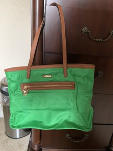 Las mejores ofertas en Exterior de nylon Michael Kors Verde Bolsas y bolsos para  Mujer | eBay