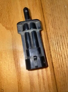 GM Ambient Air Temperature Sensor 15029274 - Picture 1 of 8