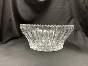 Pressglasschale mit Sonnenschliffmuster auf Boden, gewellter Rand, 8,5" Breite x 4" Tiefe - Bild 1 von 8