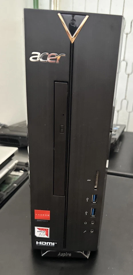 Acer Aspire XC-330 Desktop AMD A9 A9-9420 12GB DDR4-SDRAM SSD 256GB Windows 10 - Immagine 1 di 4