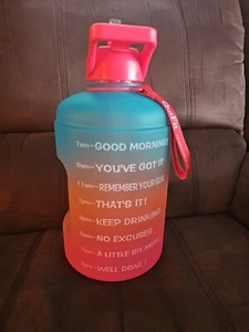 QuiFit Gallone Trinkflasche mit Strohhalm - Bild 1 von 9