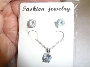 MODE SCHMUCK STECKER OHRRINGE UND HALSKETTE CZ MIT VIEL FUNKELN NEU MIT ETIKETT - Bild 1 von 5