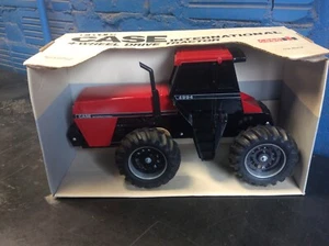NIB 1986 ORIGINAL ERTL 1/16 SCALE GIANT CASE INTERNATIONAL 4994 4WD TRACTOR #206 - Bild 1 von 12
