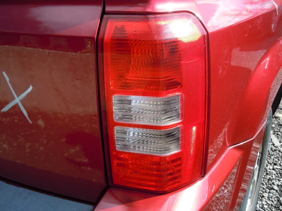 2008-2017 Jeep Patriot Tail Light Lamp Passenger Right RH OEM - Image 1 of 1