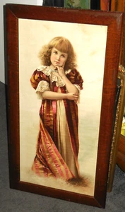 Antiker Hof langer "Meditation" nachdenklicher kleiner Mädchen ausgezeichnete Färbung schöner Rahmen - Bild 1 von 10