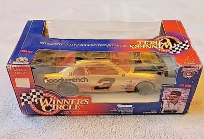Bajo Pro 1:24 SERIE COLECCIONABLE NASCAR 50th Dale Earnhardt Winners Circle Gold Foto 1 de 4