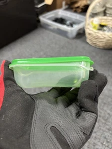 Contenedor de plástico rectangular pequeño Ikea con tapa verde - Imagen 1 de 8