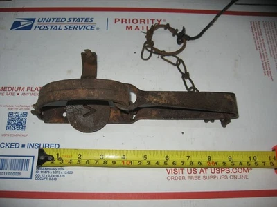 VINTAGE VICTOR ONEIDA STEEL TRAP NO. 1 1/2 - Image 1 of 2