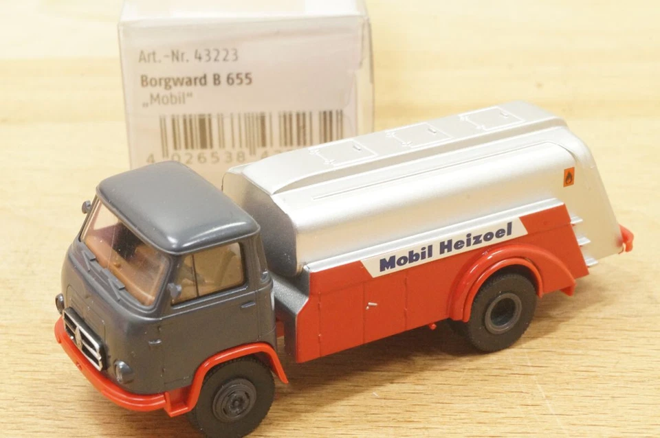 HO 1:87 Brekina 43223 Borgward B 655 Cisterne "Mobil Heizoel" NUOVO in OVP - Immagine 1 di 4