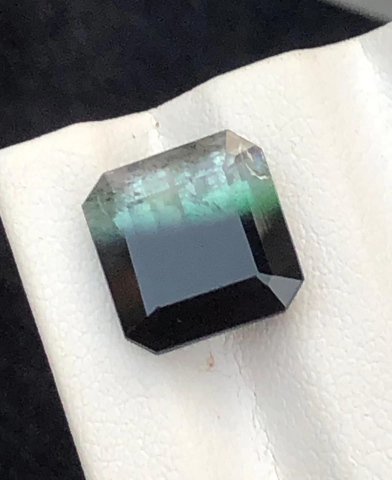 4.50ct Amazing natural   Bi Color Tourmaline Loose Gemstone - Image 1 of 4