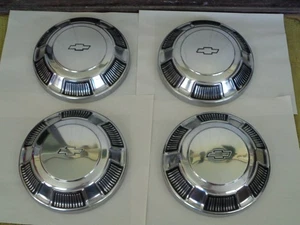 NOS 68 69 70 71 72 Chevy Dog Dish HUB CAP 10 1/2" Set 4 1968 1969 1970 1971 1972 - Foto 1 di 7