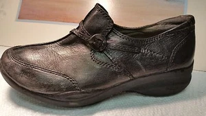 Nice Clarks Professional Walking shoes slip on Metallic Grey US 9 M EUR 39 Med - Picture 1 of 5