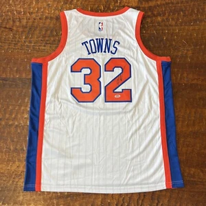 Karl-Anthony Towns Signed New York Knicks Jersey PSA DNA Autographed - Picture 1 of 7