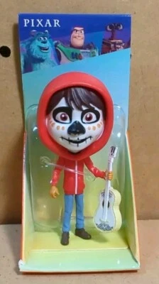 Boneco de ação Disney Pixar Coco's Miguel mini vinil brinquedo 2,5" POR CULTUREFLY novo. - Imagem 1 de 4
