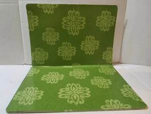 Set of 4 Vinyl Foam Back Placemats 13"x18" Green with Light Green Floral Design - Picture 1 of 2