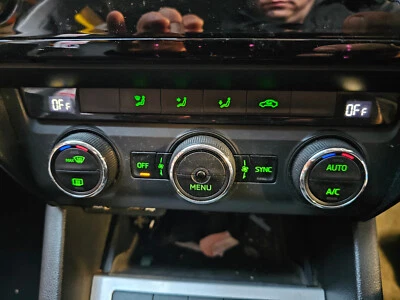 2016 SKODA OCTAVIA SE 5E TSI MK3 5DRS ESTATE A/C HEATER CLIMATE CONTROLS REF5226 - Image 1 of 4