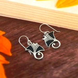 Pendientes colgantes de plata de ley con incrustaciones de ónix negro manta raya vida marina del océano - Imagen 1 de 2