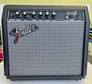 Amplificateur Guitare Fender Frontman 15G 2 canaux 15 Watt 1x8" - Foto 1 di 3